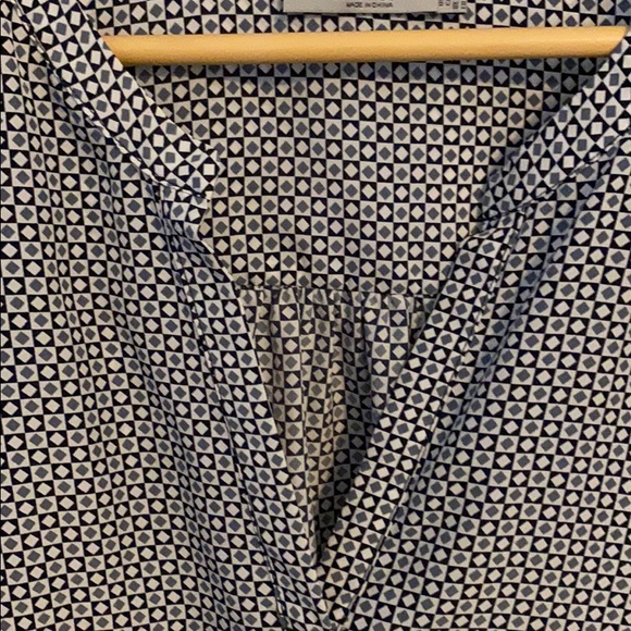 Blue and White Dalia Top - Picture 3 of 7